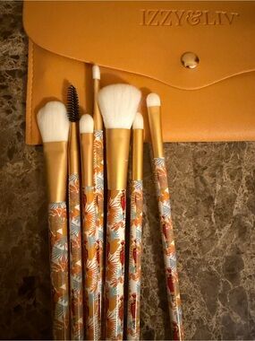 Izzy & Liv Floral Makeup Brush Set in Mustard/beautiful Gold New!
